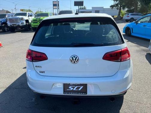 2016 Volkswagen Golf GTI 2.0T SE 4-Door