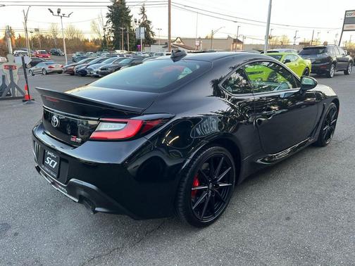 2024 Toyota GR86 Premium