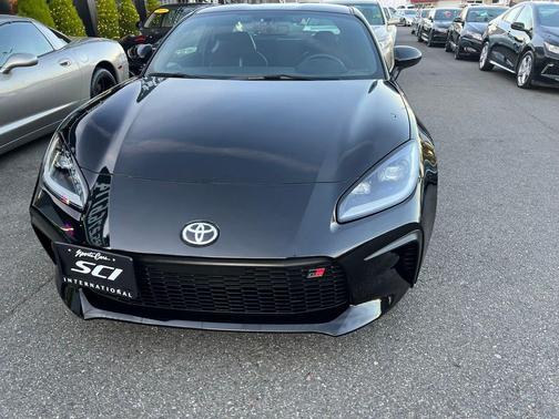 2024 Toyota GR86 Premium