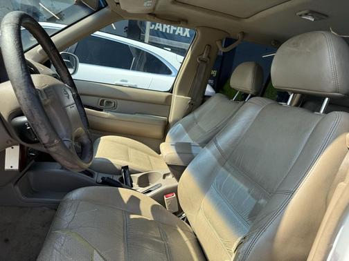 2001 Nissan Pathfinder LE
