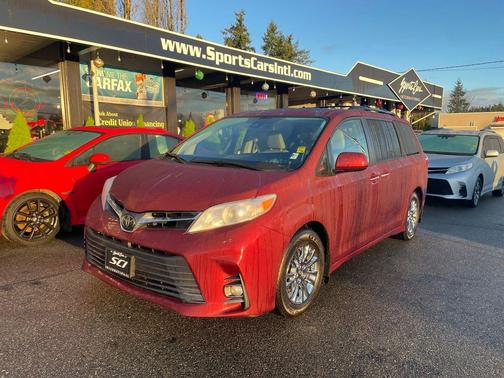 2018 Toyota Sienna XLE