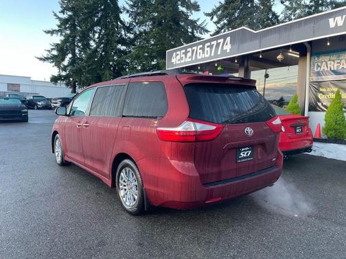 2018 Toyota Sienna XLE