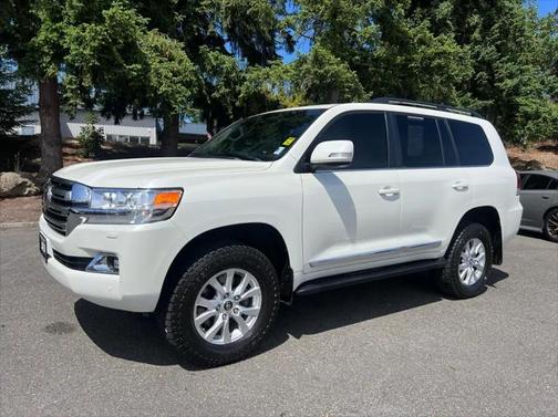 2017 Toyota Land Cruiser Base
