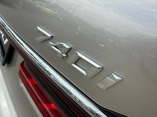 2020 BMW 740 740i