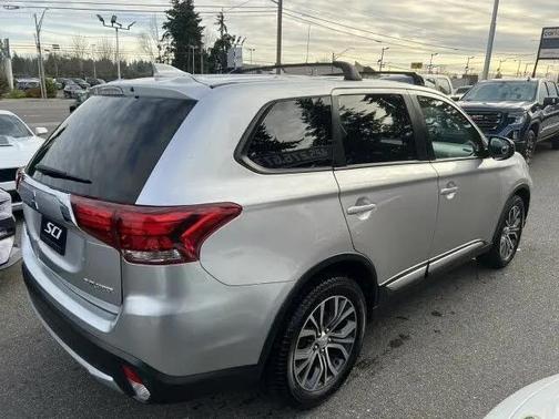 2018 Mitsubishi Outlander ES