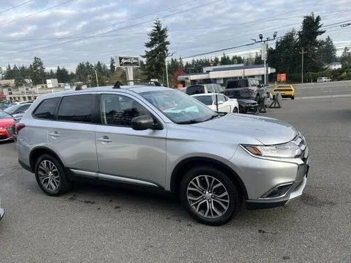2018 Mitsubishi Outlander ES