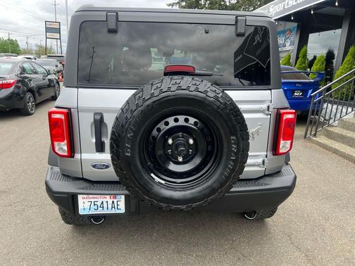 Iconic Silver Metallic 2021 Ford Bronco Black Diamond