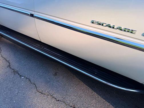 2008 Cadillac Escalade EXT Base