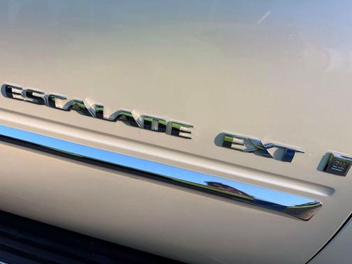 2008 Cadillac Escalade EXT Base