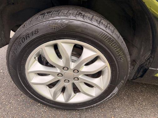 2014 Land Rover LR2 Base