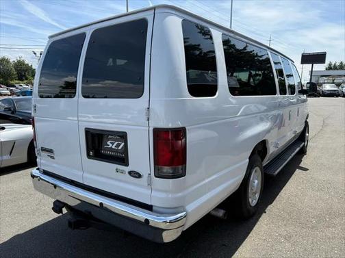 2013 Ford E350 Super Duty XLT