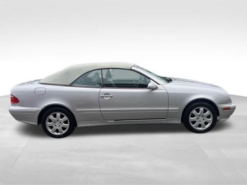 Silver 2000 Mercedes-Benz CLK-Class 320 Cabriolet