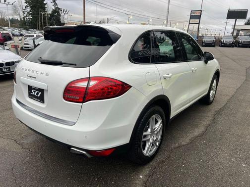 2014 Porsche Cayenne Platinum Edition