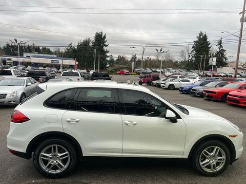 2014 Porsche Cayenne Platinum Edition