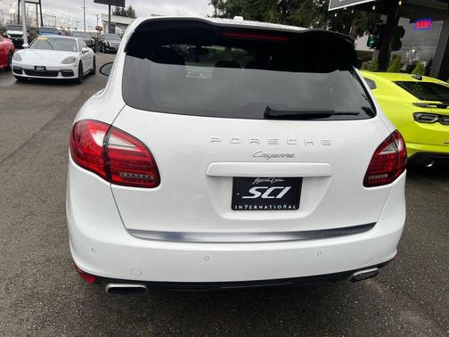 2014 Porsche Cayenne Platinum Edition