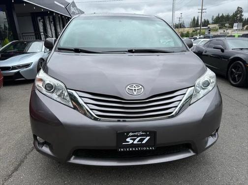 2016 Toyota Sienna XLE