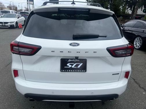 Star White Metallic Tri-Coat 2023 Ford Escape ST-Line Select