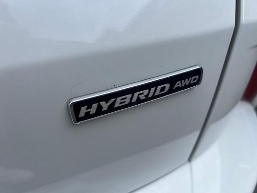 Star White Metallic Tri-Coat 2023 Ford Escape ST-Line Select