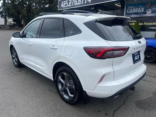 Star White Metallic Tri-Coat 2023 Ford Escape ST-Line Select