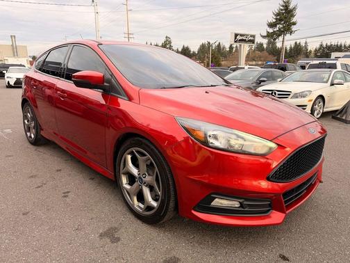 2018 Ford Focus ST 