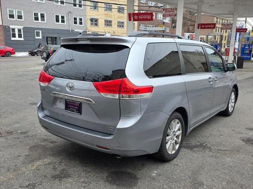 2013 Toyota Sienna XLE