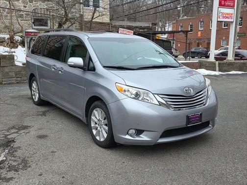 2013 Toyota Sienna XLE