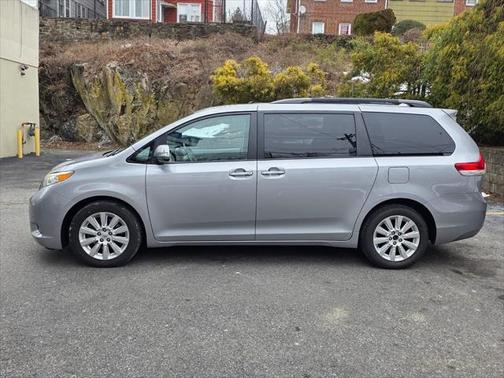 2013 Toyota Sienna XLE