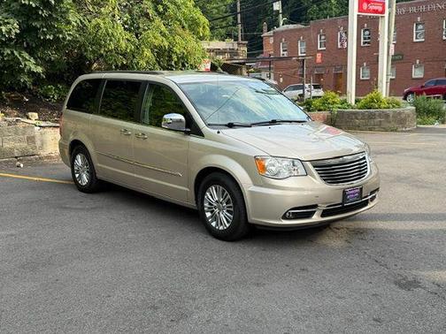 Cashmere/Sandstone Pearlcoat 2015 Chrysler Town & Country Touring-L