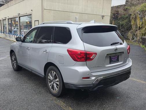 2019 Nissan Pathfinder SV