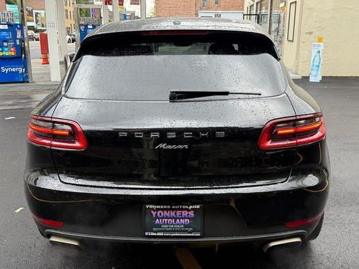 2017 Porsche Macan Base (PDK)