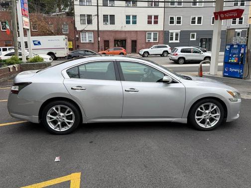 2012 Nissan Maxima SV