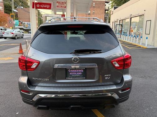 2019 Nissan Pathfinder SV