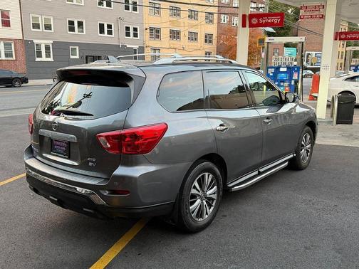 2019 Nissan Pathfinder SV