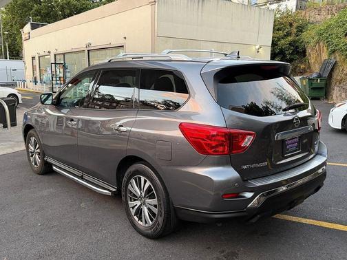 2019 Nissan Pathfinder SV