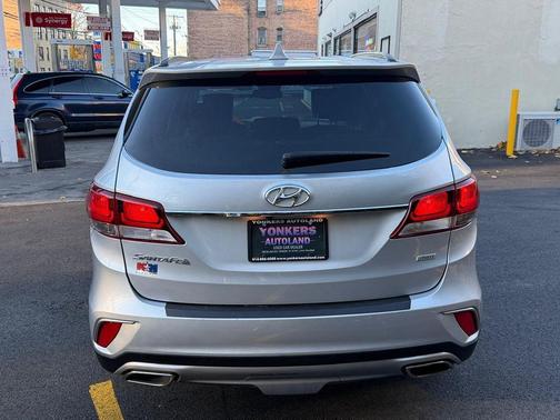 2017 Hyundai SANTA FE SE