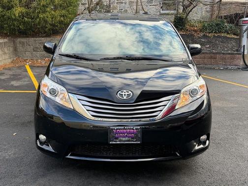 2016 Toyota Sienna XLE