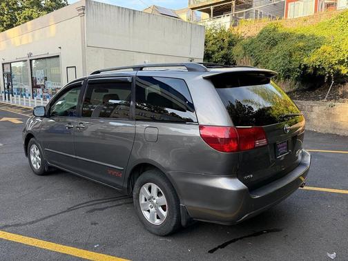2005 Toyota Sienna CE