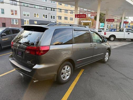 2005 Toyota Sienna CE