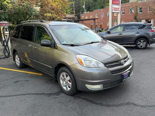 2005 Toyota Sienna CE