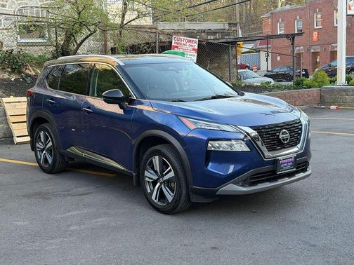 Caspian Blue Metallic/Super Black 2021 Nissan Rogue SL
