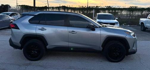 2020 Toyota RAV4 LE