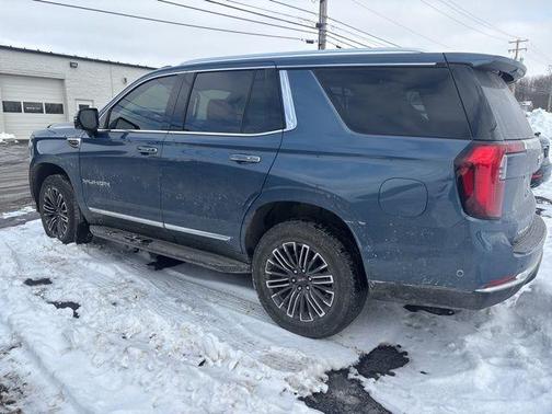 2025 GMC Yukon Elevation