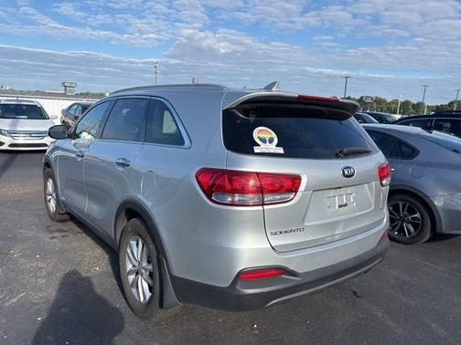 2018 Kia Sorento LX