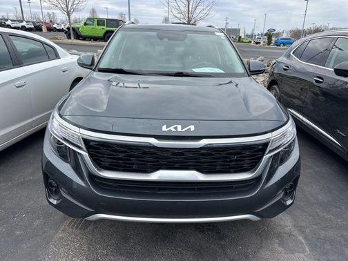 Gray 2023 Kia Seltos S