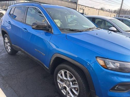2023 Jeep Compass Latitude Lux