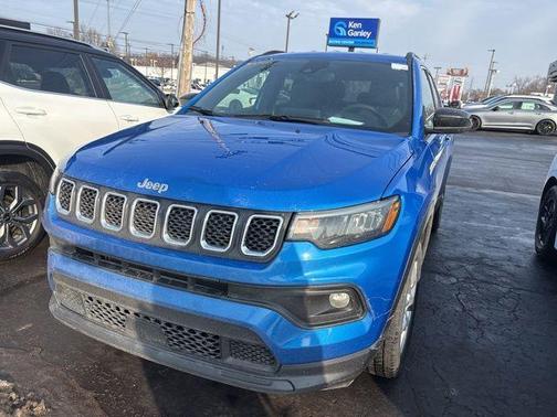 2023 Jeep Compass Latitude Lux
