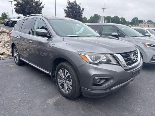 2017 Nissan Pathfinder SL