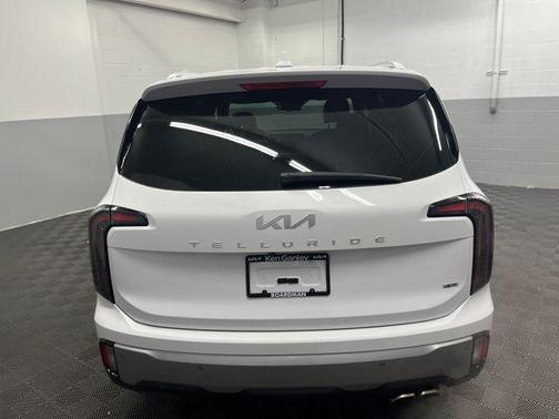 Glacial White Pearl 2023 Kia Telluride EX
