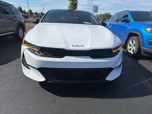 White Pearl 2024 Kia K5 GT-Line