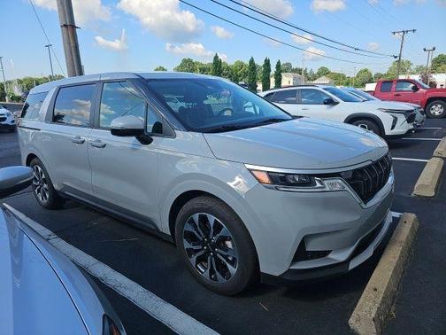 2024 Kia Carnival EX